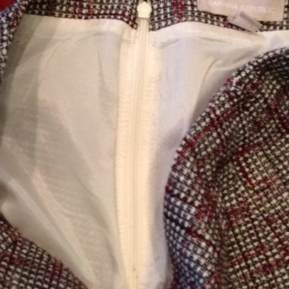 Cute burgundy, black and cream tweed mini skirt. - Picture 5 of 6